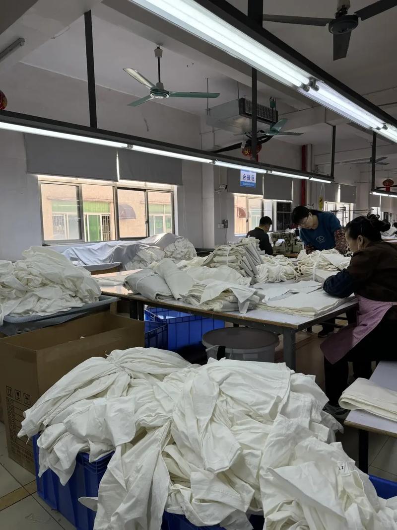 服裝廠開(kāi)工迎旺季，歡迎八方訂單共鑄品質(zhì)