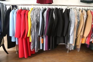 海寧工廠直營店火熱上新 呢大衣200元起，前店后廠打造服飾零售新模式